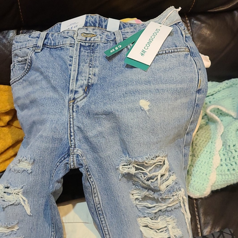 Distressed boyfriend jeans